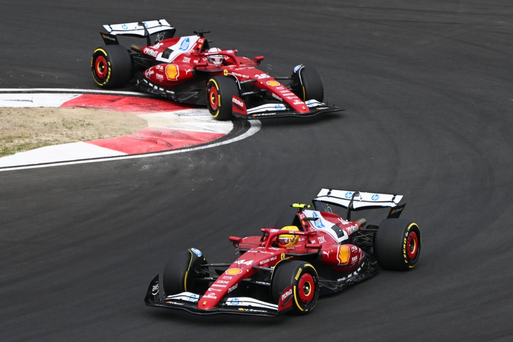 若塔曾为两队效力过，波尔图vs马竞赛前致敬若塔兄弟