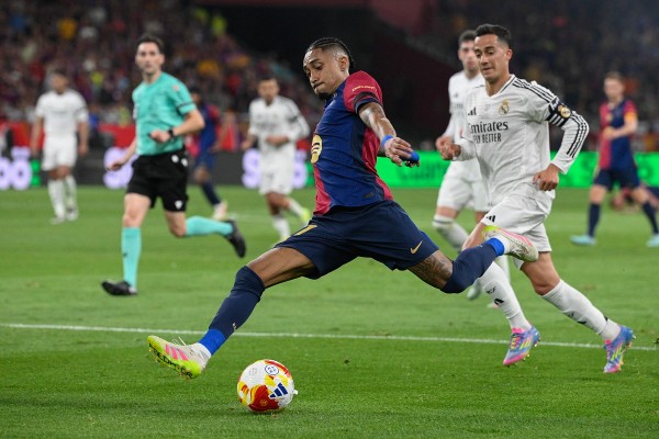 罗马诺：曼联并未与阿德耶米经纪人接触，也没与多特谈判